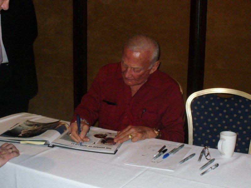 Autographica 2012 26